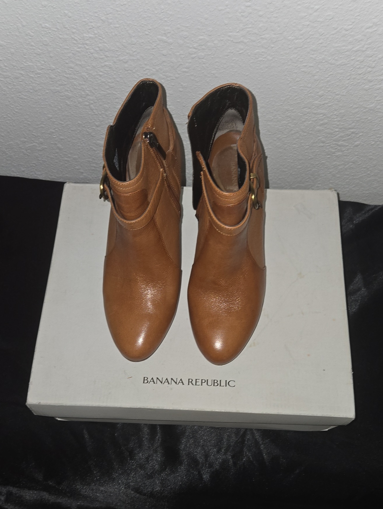 Banana Republic Cognac Leather Ankle Booties With Side Buckle